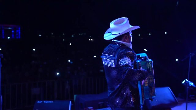 No Somos De Acero (En Vivo)