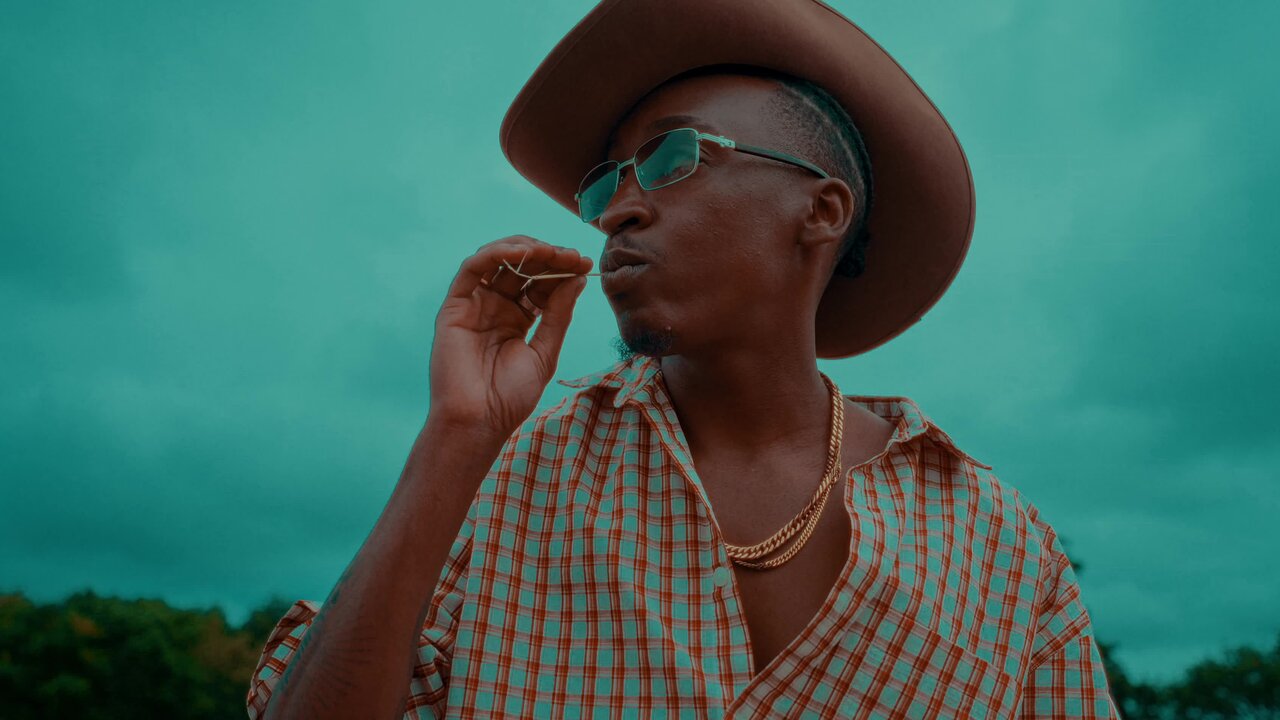 Agulha No Palheiro (Official Video)