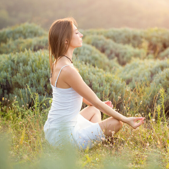 Nature's Stillness Ocean Meditation with Serene Ambient Melodies