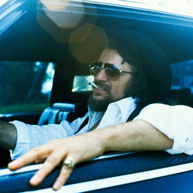 Cover art for album Diamonds by Waylon Jennings