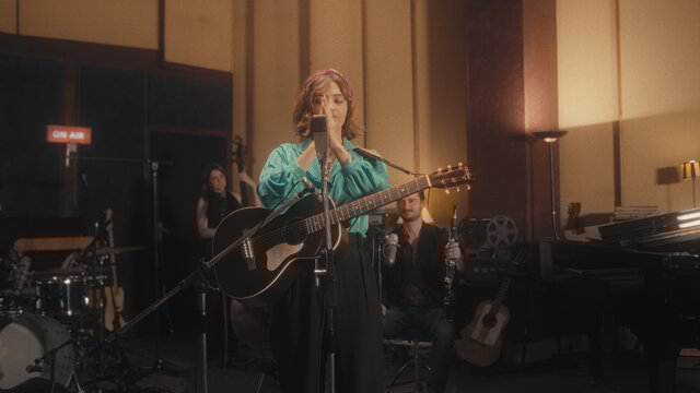 Buzzing Bee (Session acoustique)