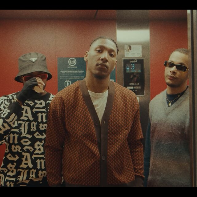 Gallery (feat. Mulatooh, Ivtrapstar & William Sardinha)
