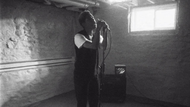 dust// (live performance)