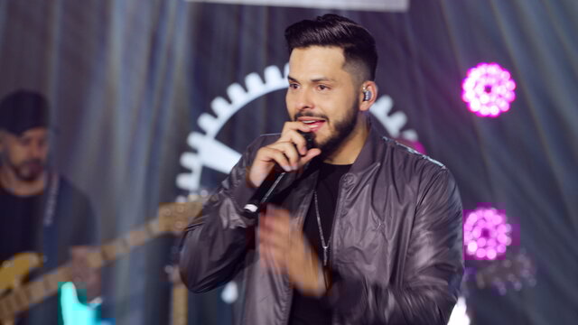 Nada Comum (Ao Vivo)