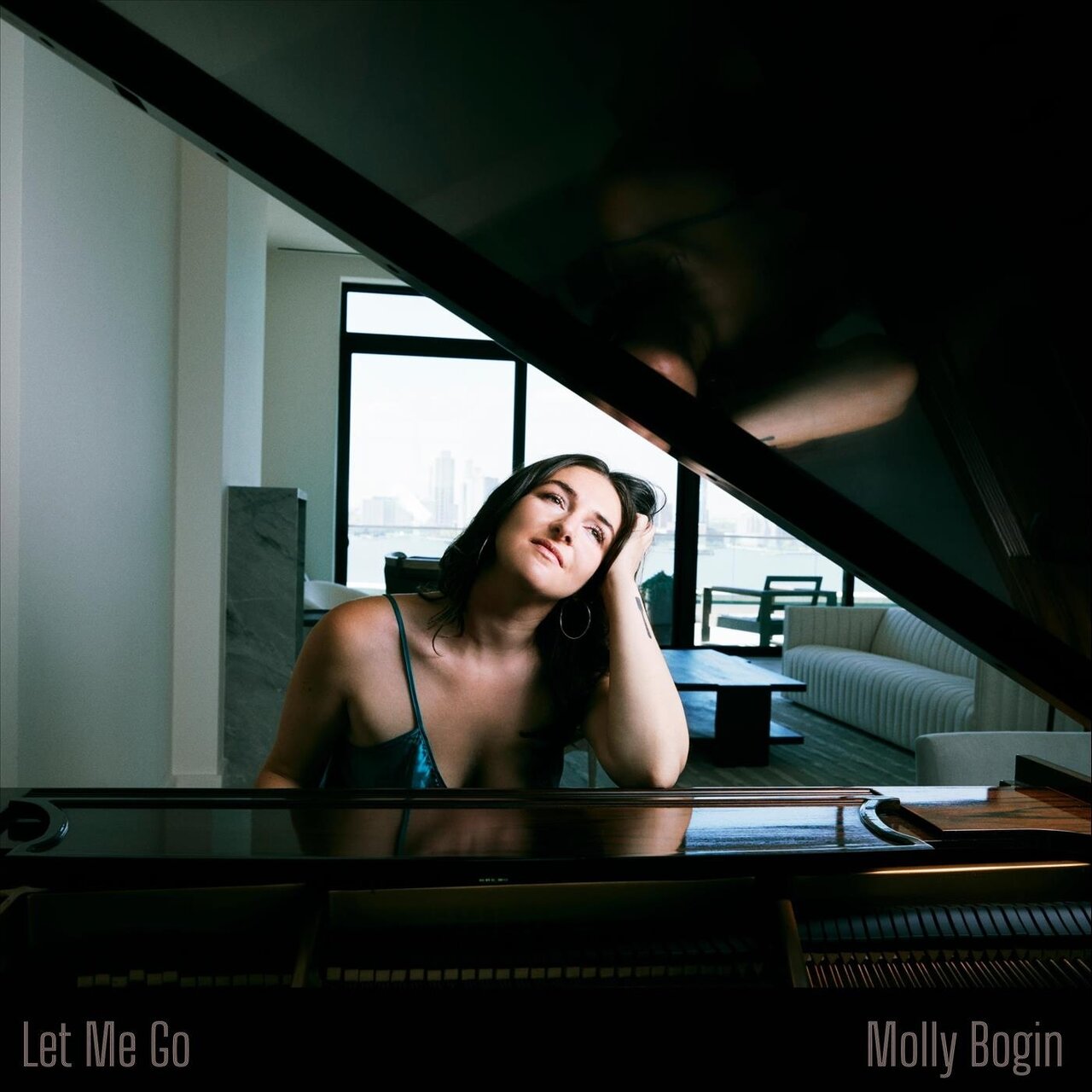 Molly Bogin - Let Me Go[Single]