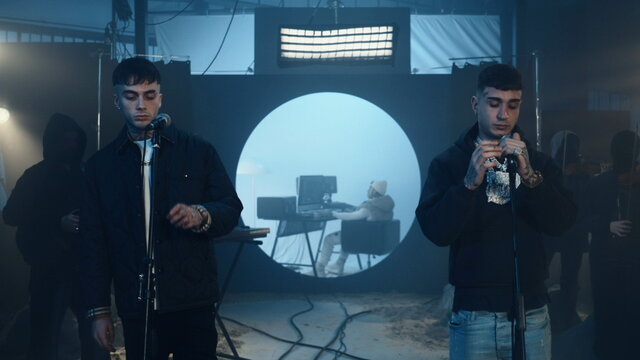 MOON (feat. Capo Plaza & Tony Boy) [Acoustic Version]