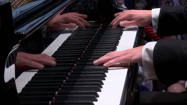 Poulenc: Concerto for 2 Pianos and Orchestra in D minor, FP 61: 1. Allegro ma non troppo