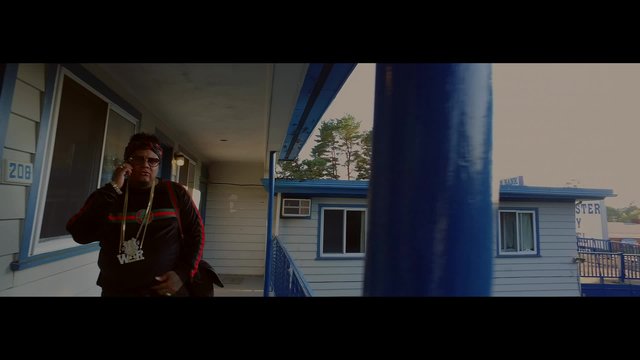 Los Chavos (Official Video)