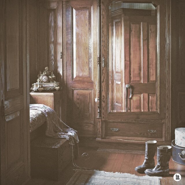 Warm Room, Warm Lullaby [Old Wardrobe]