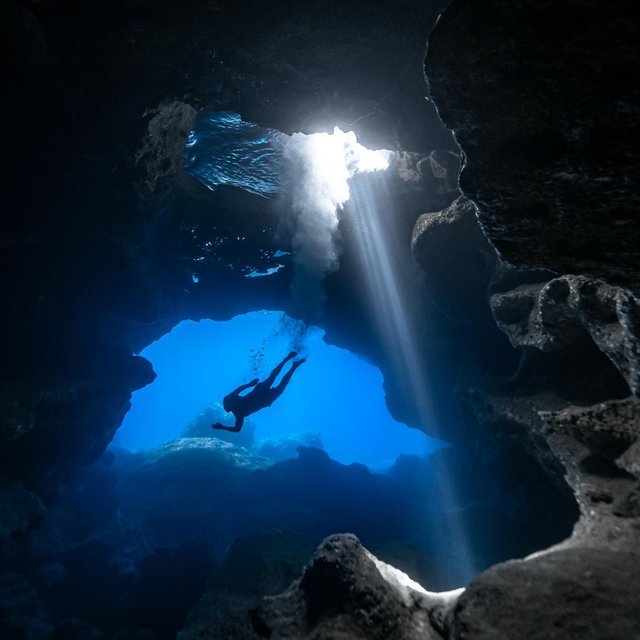 Pearl Diving