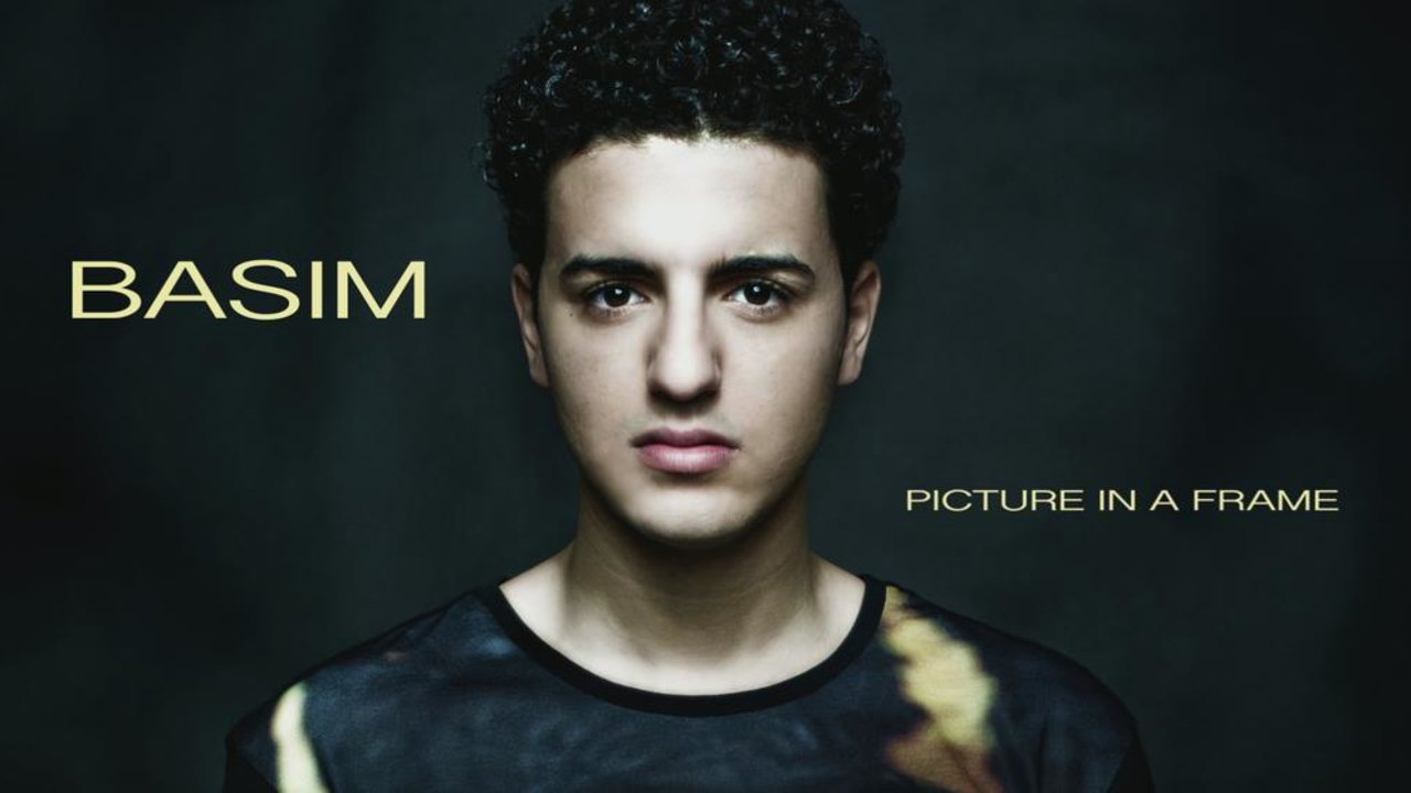 Picture In A Frame (Lyrics Video)