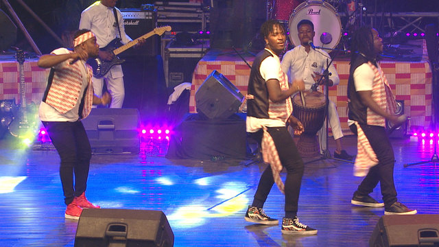 Viens on va danser (Live au palais de la Culture d'Abidjan 2018)
