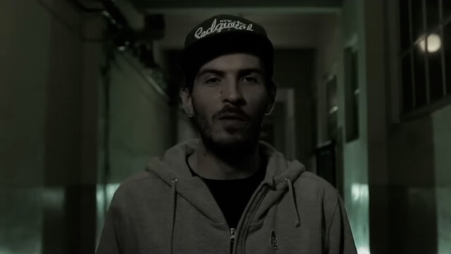Mniej Więcej (Official Video)