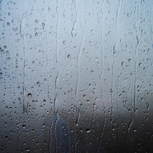 Sonidos de lluvia con viento para una siesta rápida