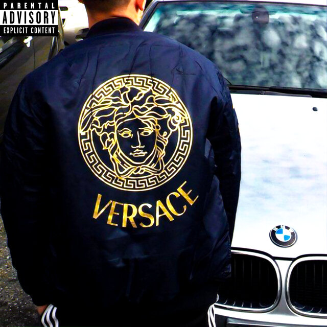 Peita da Versace